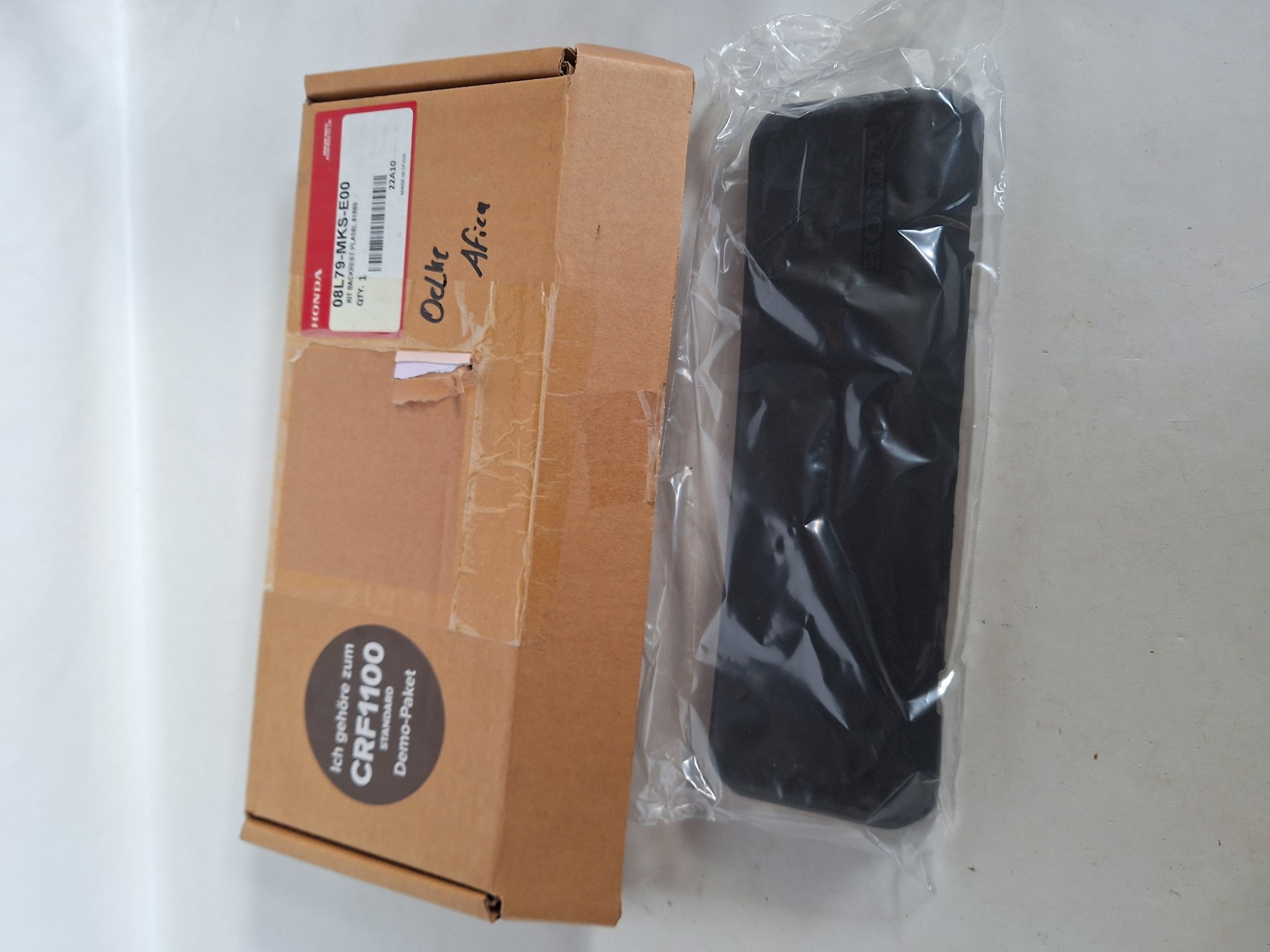 Picture of KIT,BACKREST(PLA 58L)  08L79-MKS-E00  CRF1100L